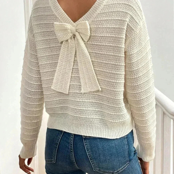 Beige Women's Backless Drop Shoulder Casual Pullover Sweater - Picture 3 of 5